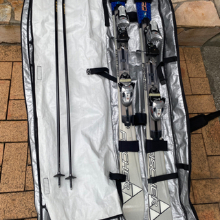スキー板(ショート)、ストック、ブーツ(女性用24.5)、キャリングケースセットでお譲りします。の画像