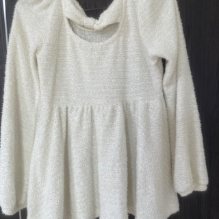 美品 INGNI トップス ビジュー付き Mサイズの画像