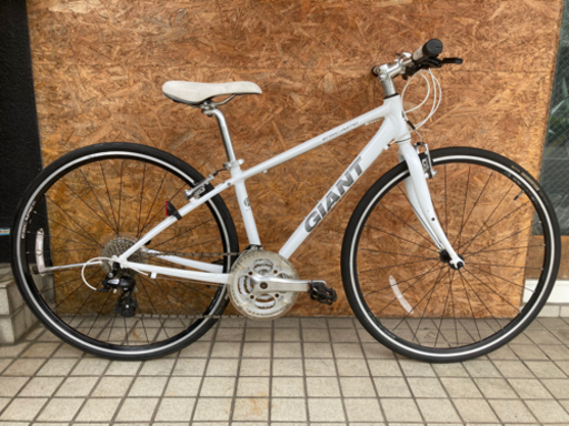 GIANT ジャイアント ESCAPE R3 2015 クロスバイク小さめ