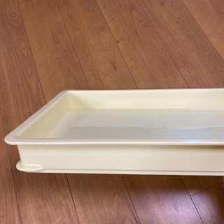 サンコープラスチック　日本製　食品用コンテナ　ばんじゅう　1個　本体サイズ:W573xD386xH70mmの画像
