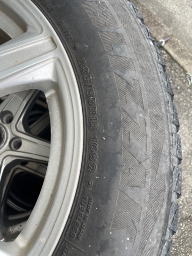 スタッドレスタイヤ　235/65/R18