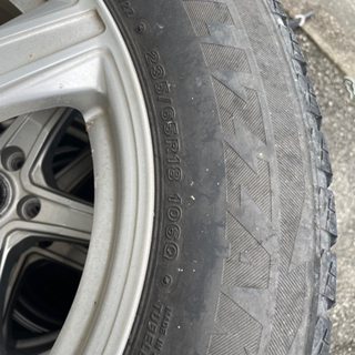 スタッドレスタイヤ　235/65/R18の画像