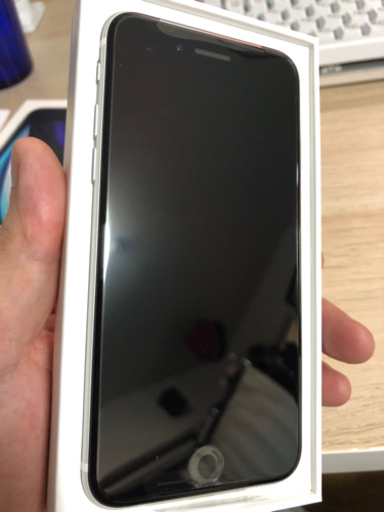 【終了】iPhoneSE2 SIMフリー 新品未使用 早い者勝ち！