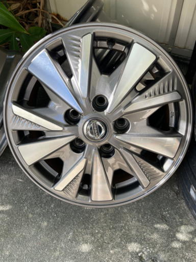 C27セレナ　純正15インチタイヤホイール