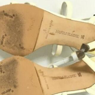 破格値❣️最高級ブランド 靴   22.5センチ  👠MANORO BLAHNIK   マノロブラニク 35 サンダルアイボリー　定価10万の画像