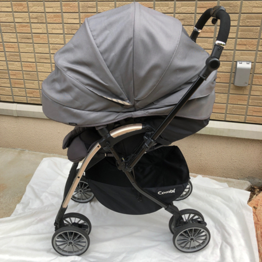 ベビーカー　コンビ　アンブレッタ