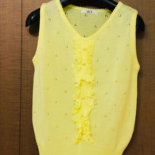 美品 GAL-Ⅱ　可愛いレモンイエローのベスト 　sizeM　フリル・ボタンの画像