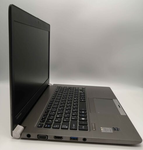東芝ノートパソコン i5（中古）、4GBのメモリ、SSD128GB、13.3画面、Intel HD4400, HDMI、Usb 3.0、Bluetooth, Windows11, Office2021, Photoshop2021,Illustrator2021,Indesign2021等。