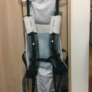 ②アップリカ  抱っこ紐