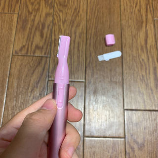 新品未使用の電動シェーバーの画像
