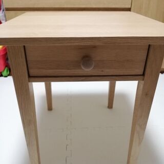 フリーテーブル(オーランド45)（ベットのサイドテーブル）