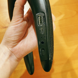 スリーコインズネックスピーカーの画像