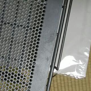 値下げ　中古です　レンジ上ラックの画像