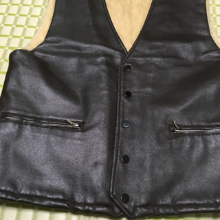 男性向け冬用ベストの画像