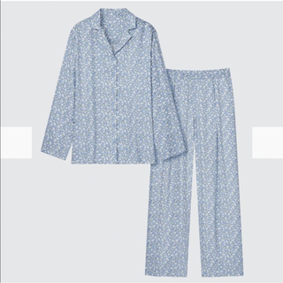 【新品未使用！】サテン パジャマ 小花柄 UNIQLOの画像