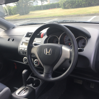 ✔️ フィット　車検有り 令和4年6月 格安！の画像