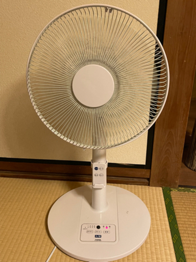リモコン付き扇風機　2台　ユアサ　YK-3201 30センチ