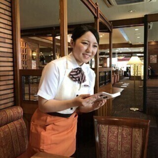 【履歴書不要】フードバイト特有の待遇あり♪ロイヤルホストで働きま...