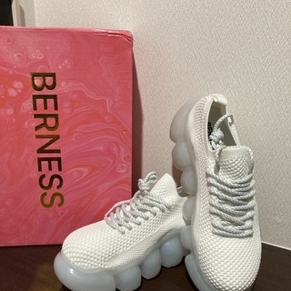 ドールズキルのスニーカー　¥12,000の画像