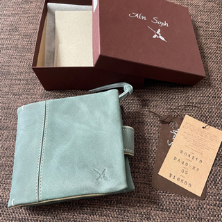ほぼ新品未使用！アインソフの二つ折り革財布