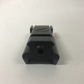 2個セット レーザーサイト レッド 20mmレール対応 マウント一体型 20mmマウント付 LR1130電池使用 2セットの画像