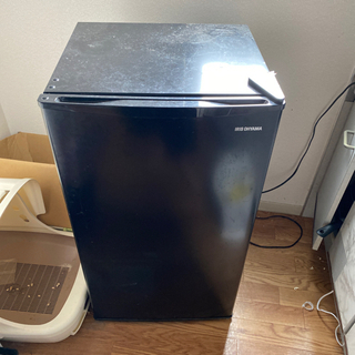 冷蔵庫、電子レンジ、カラーボックス