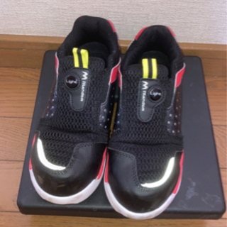 札幌市　安全靴　22.5cm