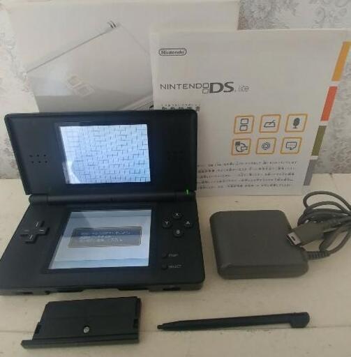 【美品】任天堂 DS Lite 本体  ブラック  充電器・箱・説明書あり