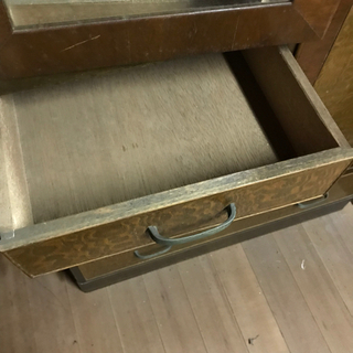 【無料】昭和レトロ　タンスの画像