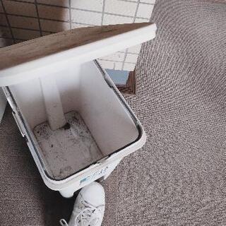 ゴミ箱（ペダル開閉タイプ）の画像