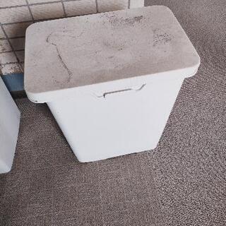 ゴミ箱（ペダル開閉タイプ）の画像