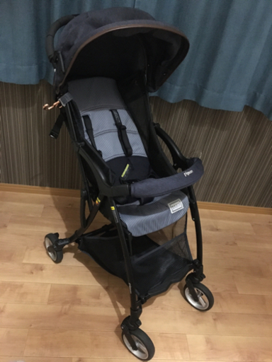 ピジョン ビングル ベビーカー　Bingl ベイシス ベビーザラス限定色