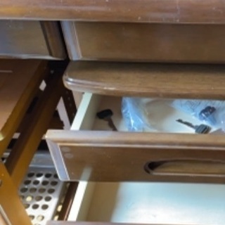 美品の学習机を無料。学習机 コクヨ製 1995年購入です、程度は綺麗です。の画像