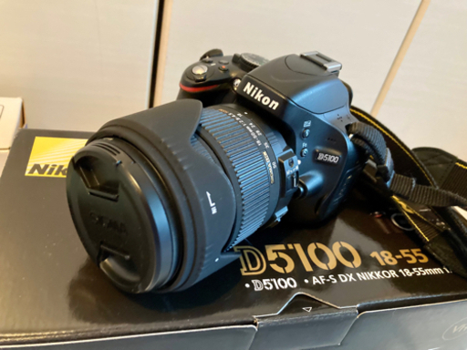 ②Nikon D5100とSIGMAレンズ18-50mm、他の色々セット