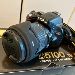 ②Nikon D5100とSIGMAレンズ18-50mm、他の色...