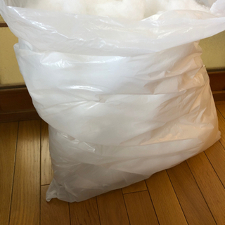 ①大量【使い方いろいろ！】裁縫・手芸用 綿 ワタ わた 45L ゴミ袋いっぱいの画像