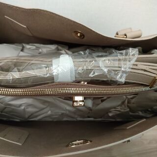 【お話中】キレイめバッグ 大きめ ベージュの画像