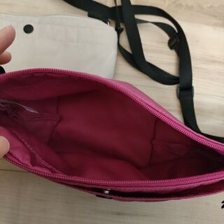 ユニクロ ショルダーバッグ 2個セットの画像