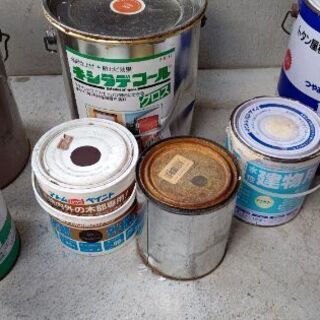 ペンキ色々まとめて 無料でお譲りしますの画像