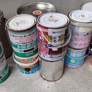 ペンキ色々まとめて 無料でお譲りしますの画像