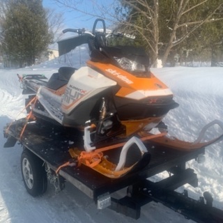 skidoo G4スノーモービル