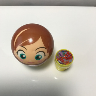 404、ディズニーグッズ ・クッションボールと ニモのスタンプ