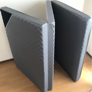ニトリ高反発三つ折りマットレスの画像