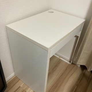 引越しセール‼︎ イケアの引き出し付きのPCデスク白
