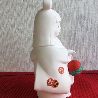 素焼きの人形　手毬をつく童女の画像