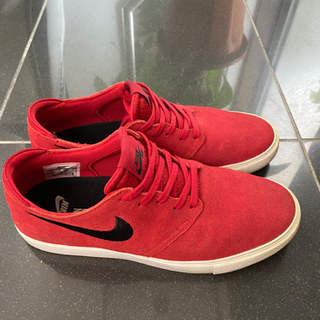 NIKE SB ZOOM スニーカーの画像