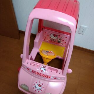 受け渡し者決定！キティちゃん　キッズカー