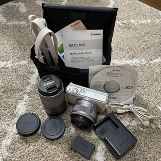 デジタル一眼　EOS M10ダブルズームキット　【処分済】