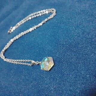 【🌟お譲り先決定】キラキラ💎🌈色が変わる鉱石ペンダント🌸スワロフ...