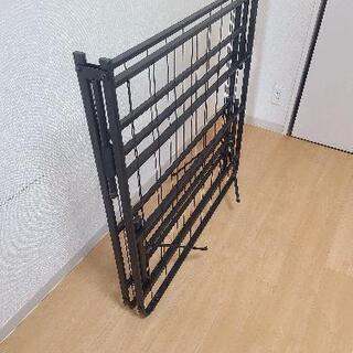 シングル ベッドフレームの画像